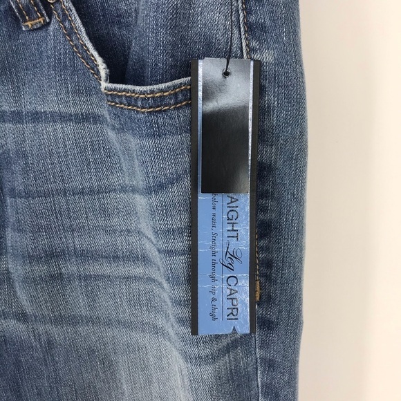 Apt. 9 Modern Fit Straight Leg Capri - Picture 5 of 7